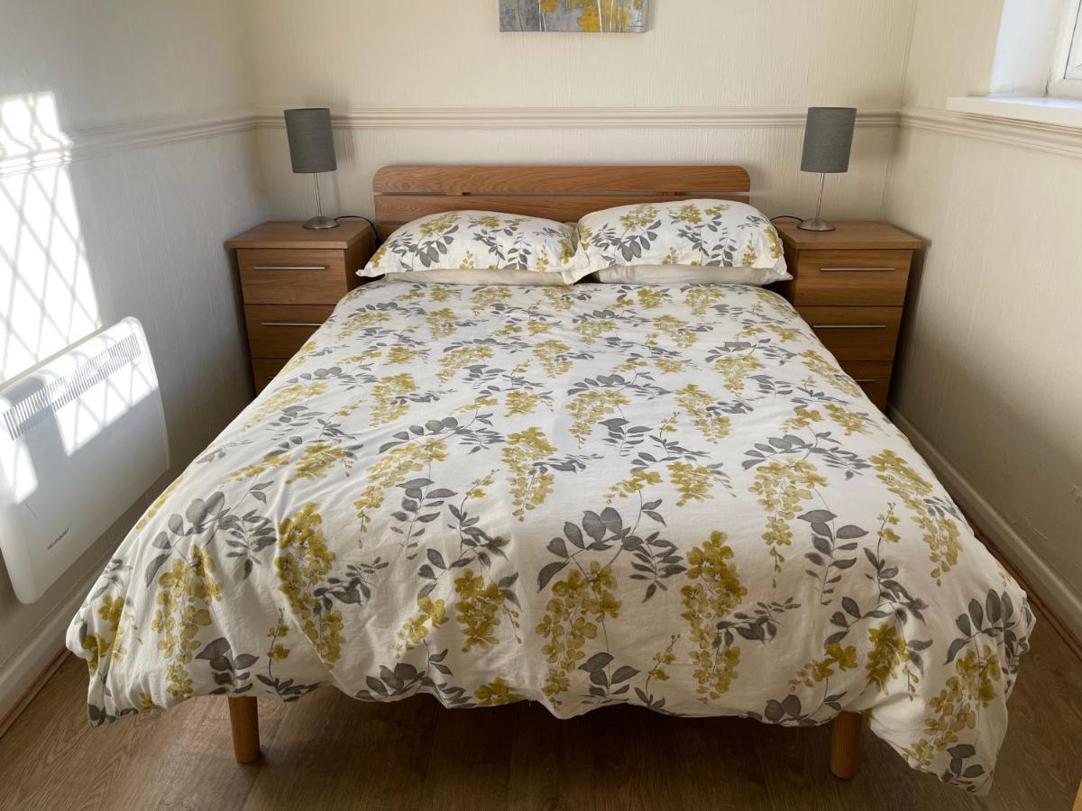 Ivy Tower Cottages Saint Florence ภายนอก รูปภาพ